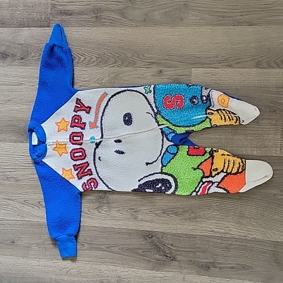 Snoopy Blanket Sleeper - Picture 1 of 6